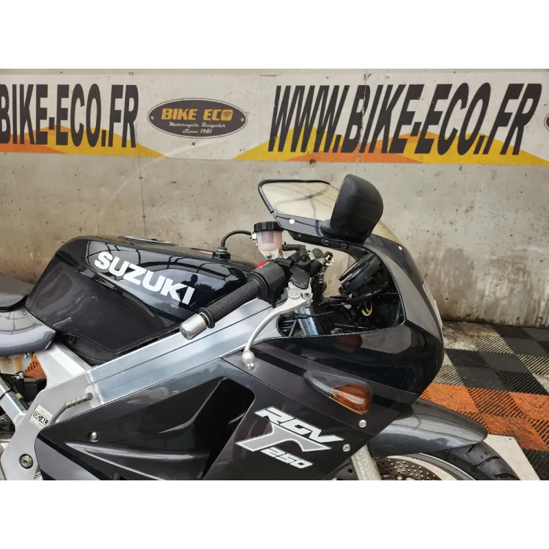 SUZUKI RGV 250