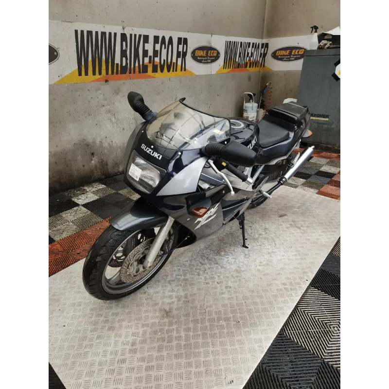 SUZUKI RGV 250