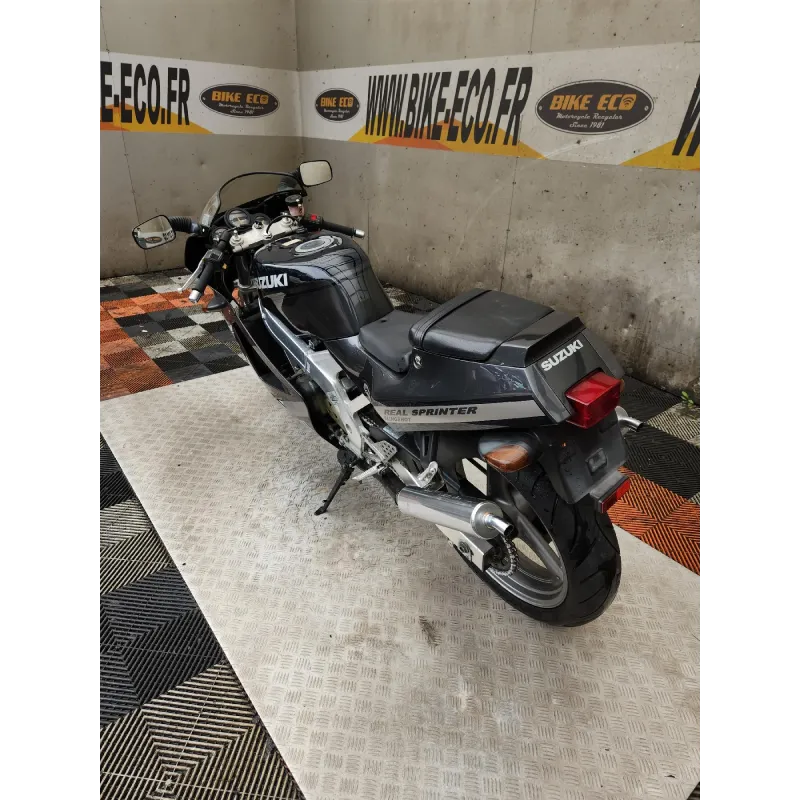 SUZUKI RGV 250