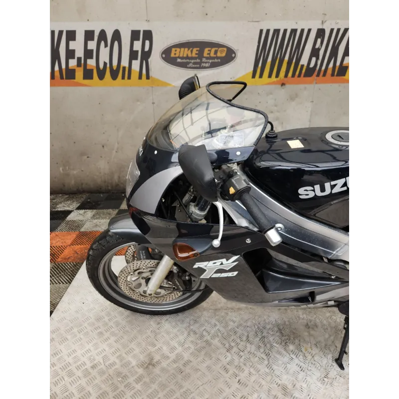 SUZUKI RGV 250