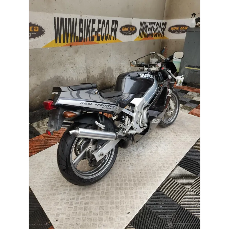 SUZUKI RGV 250