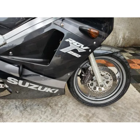 SUZUKI RGV 250