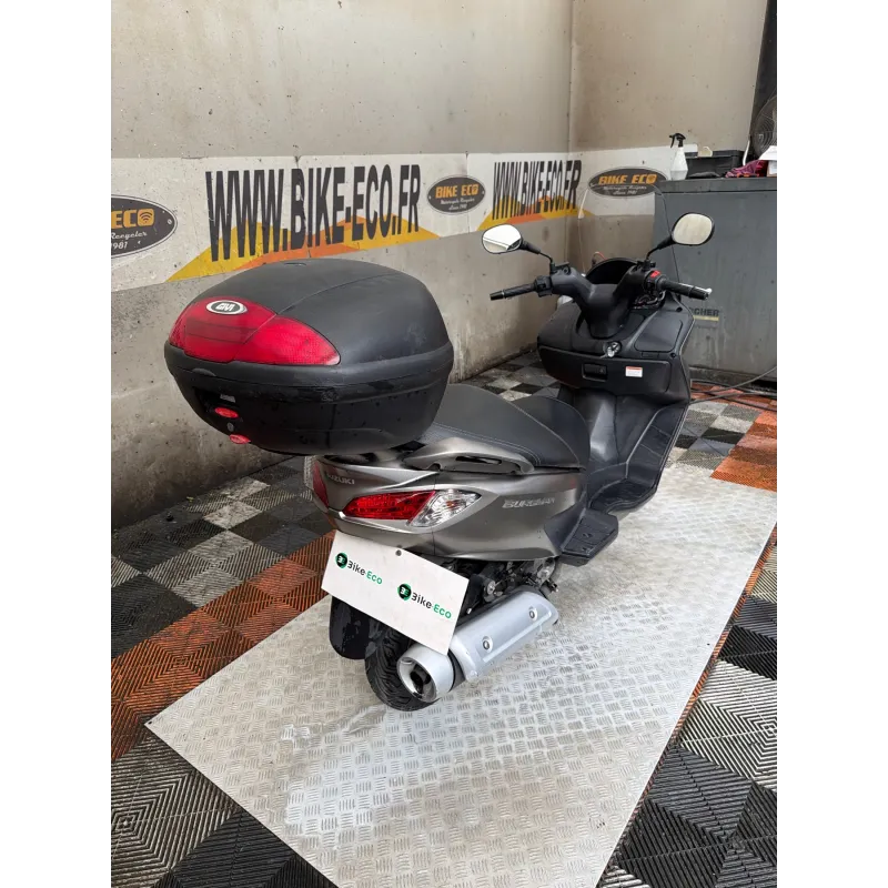 SUZUKI UH 125 BURGMAN .