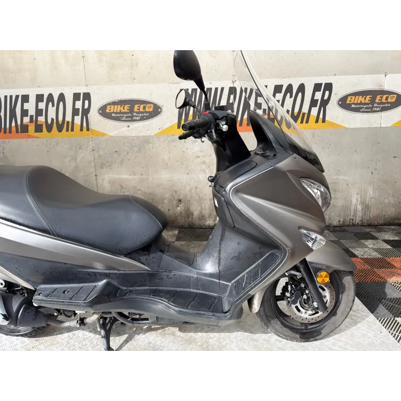 SUZUKI UH 125 BURGMAN .