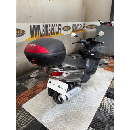 SUZUKI UH 125 BURGMAN .