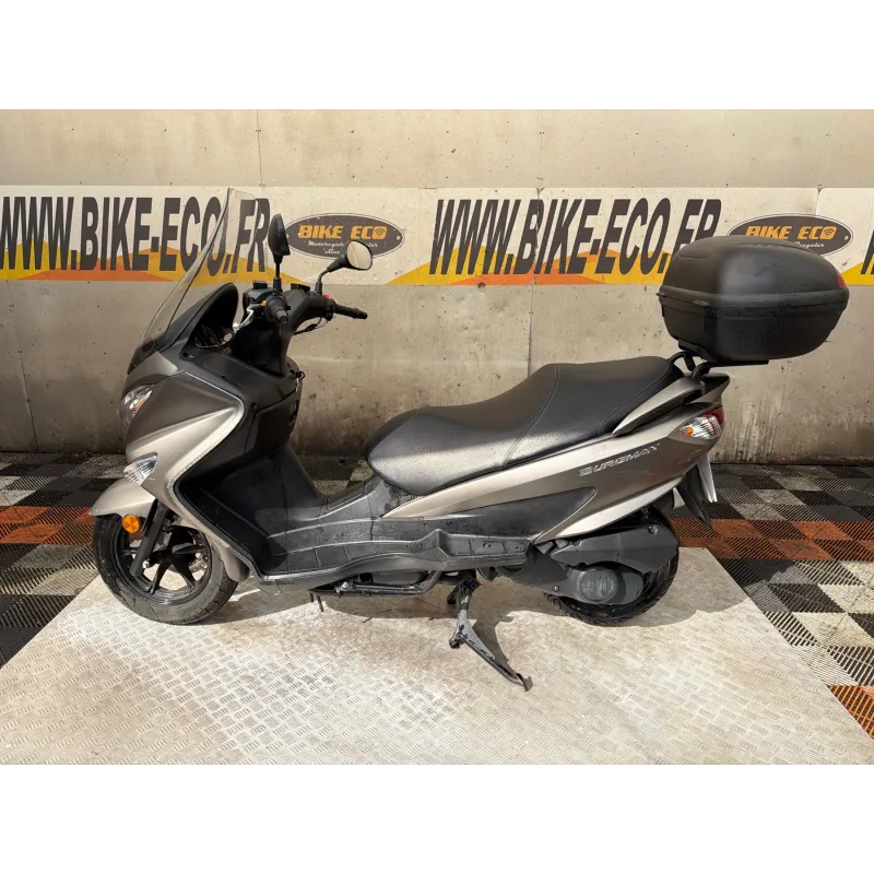 SUZUKI UH 125 BURGMAN .