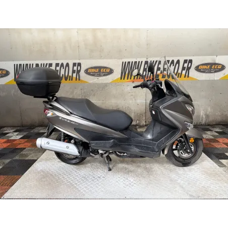 SUZUKI UH 125 BURGMAN .