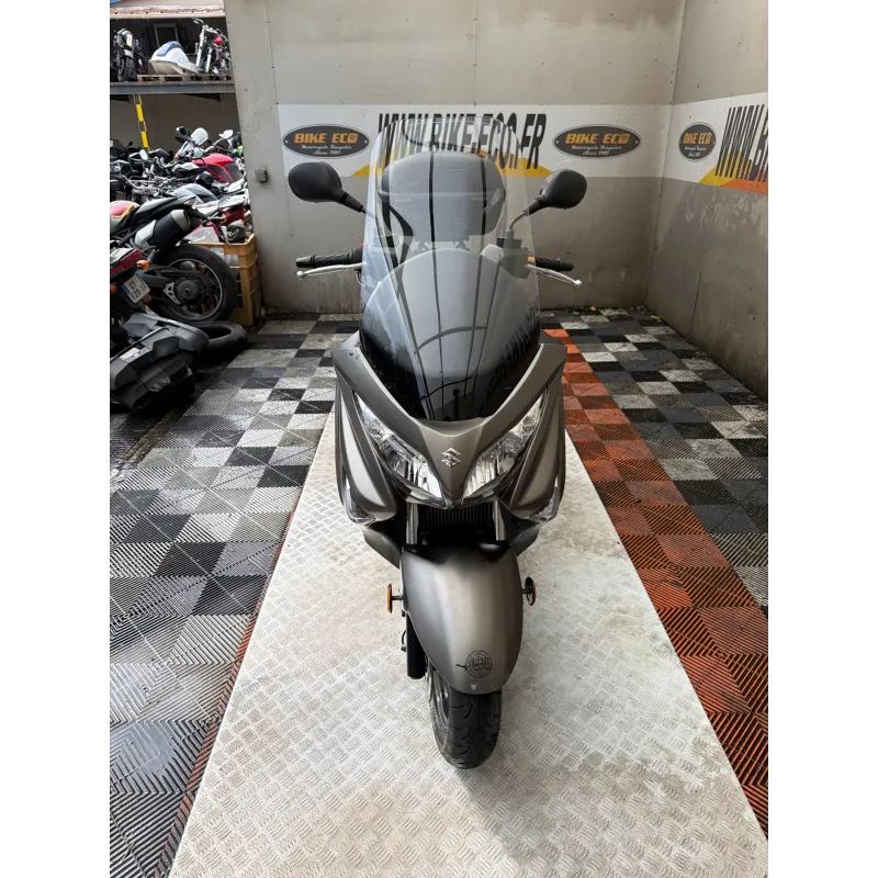 SUZUKI UH 125 BURGMAN .