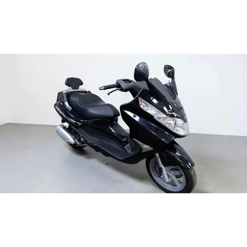 PIAGGIO X8 200