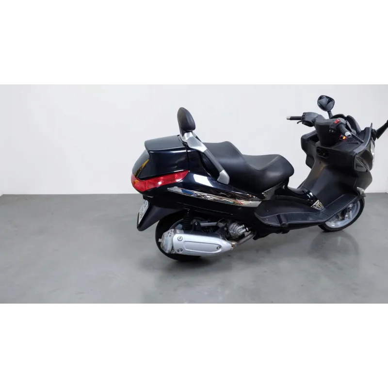 PIAGGIO X8 200