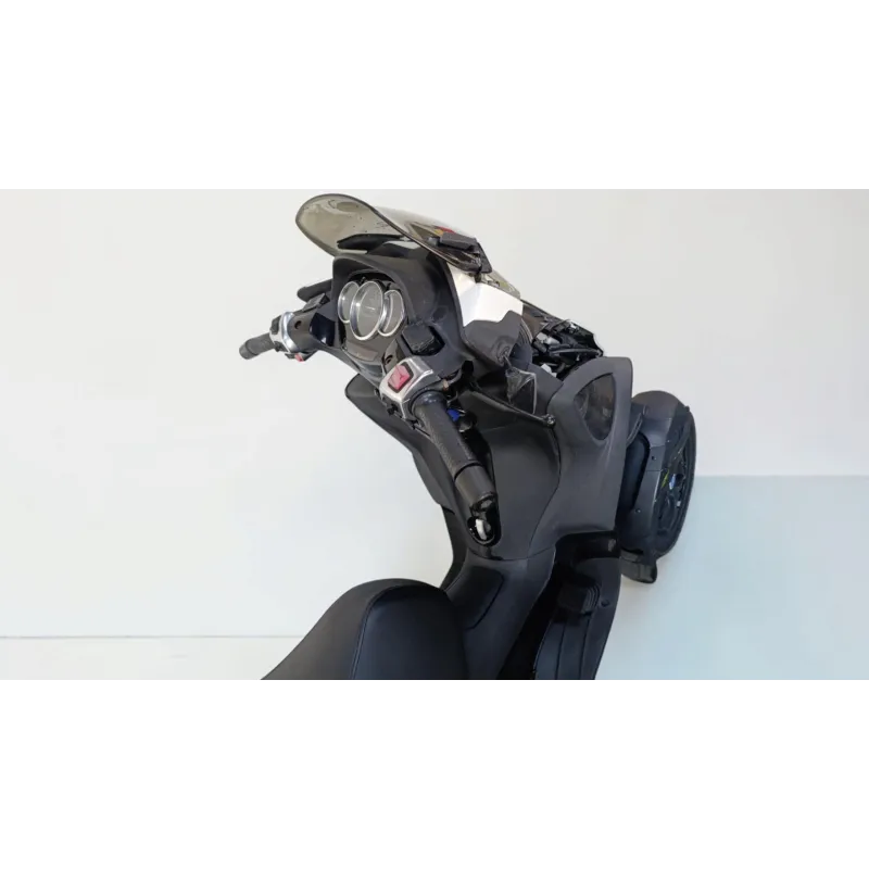 PIAGGIO YOURBAN 300