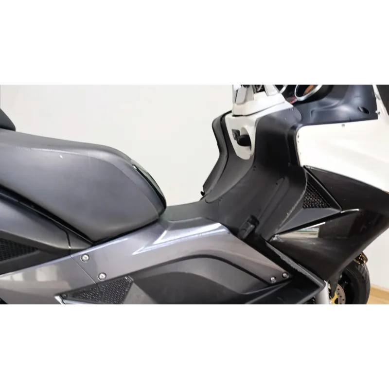 APRILIA SRV 850