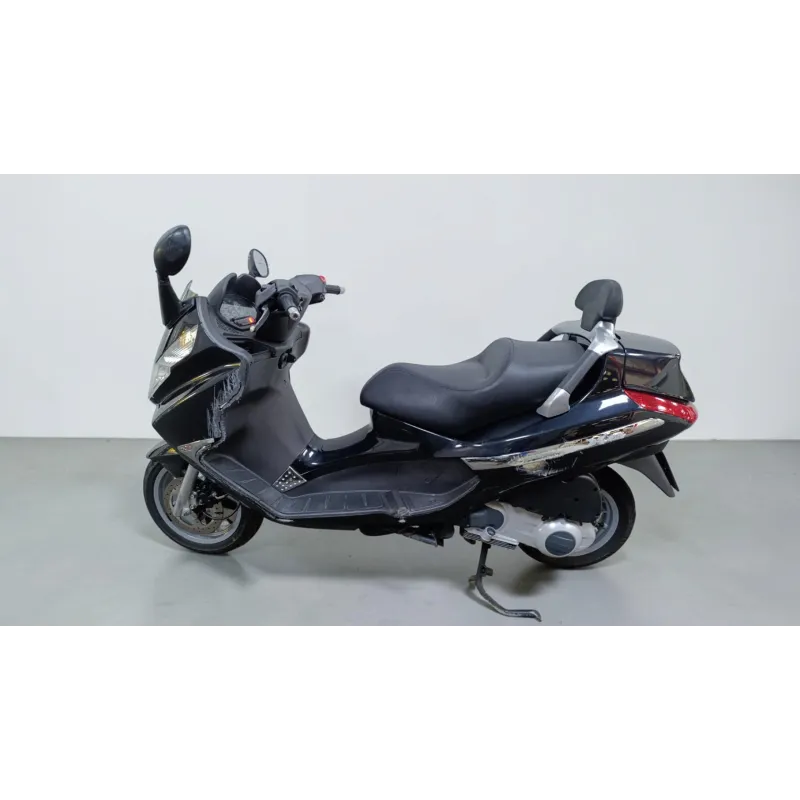 PIAGGIO X8 200