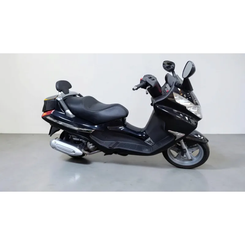 PIAGGIO X8 200