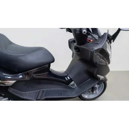 PIAGGIO X8 200