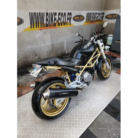 DUCATI 900 MONSTER