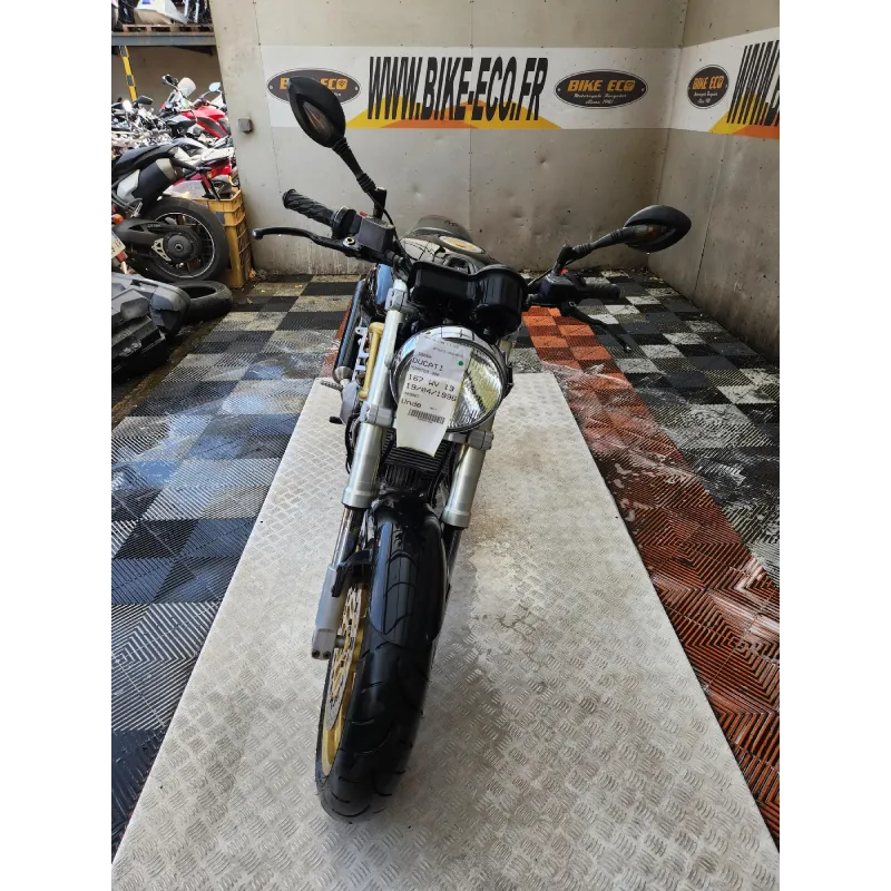 DUCATI 900 MONSTER