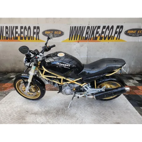 DUCATI 900 MONSTER
