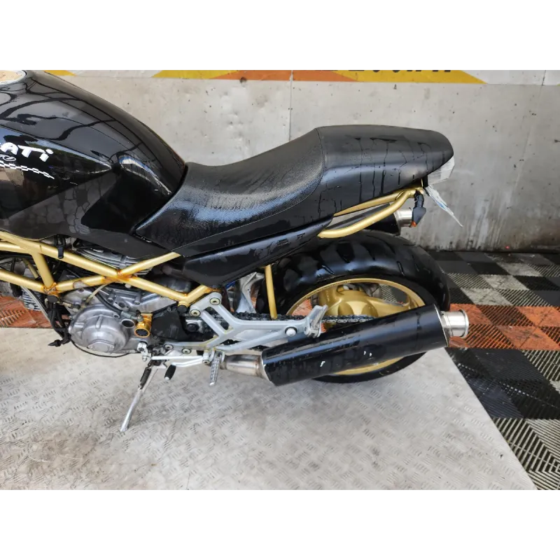 DUCATI 900 MONSTER