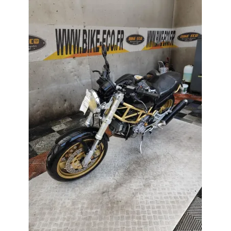 DUCATI 900 MONSTER