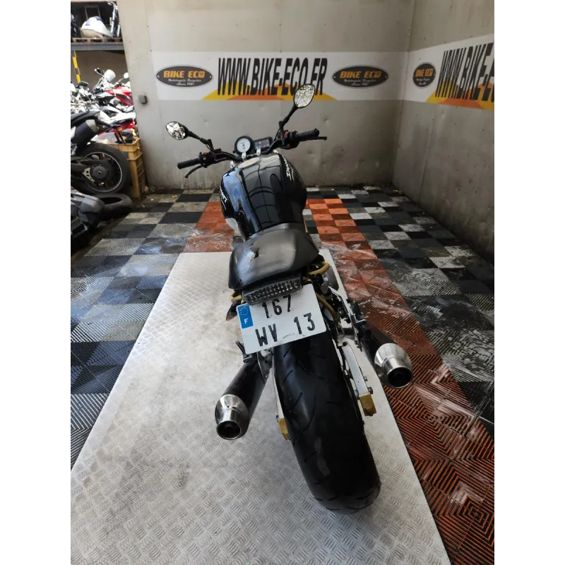 DUCATI 900 MONSTER