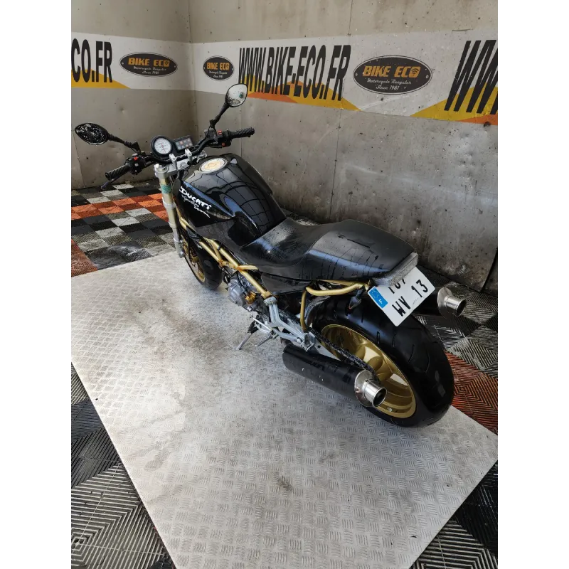 DUCATI 900 MONSTER