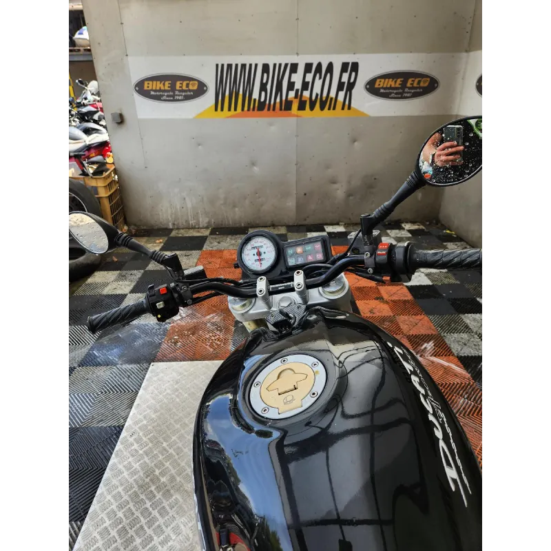 DUCATI 900 MONSTER