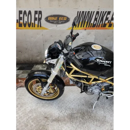 DUCATI 900 MONSTER