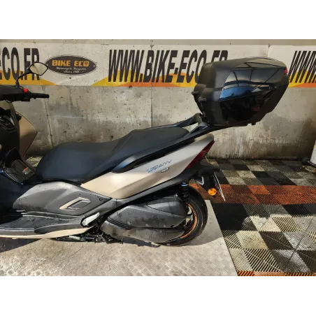 YAMAHA MW 300 TRITY