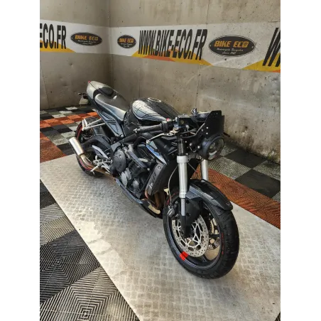 TRIUMPH STREET TRIPLE 660 S