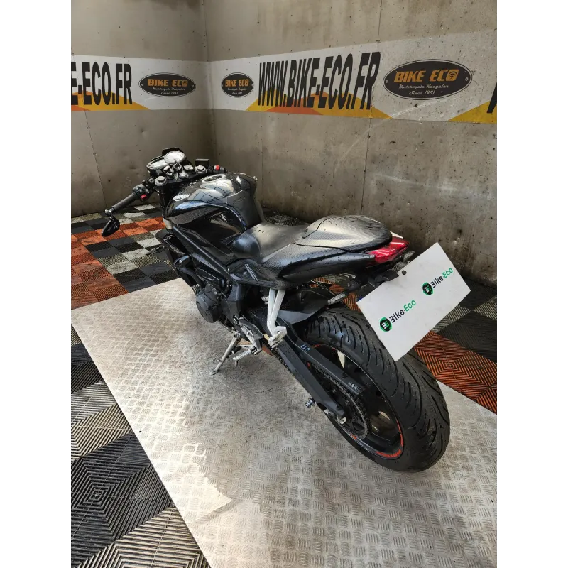 TRIUMPH STREET TRIPLE 660 S