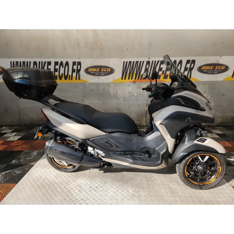 YAMAHA MW 300 TRITY