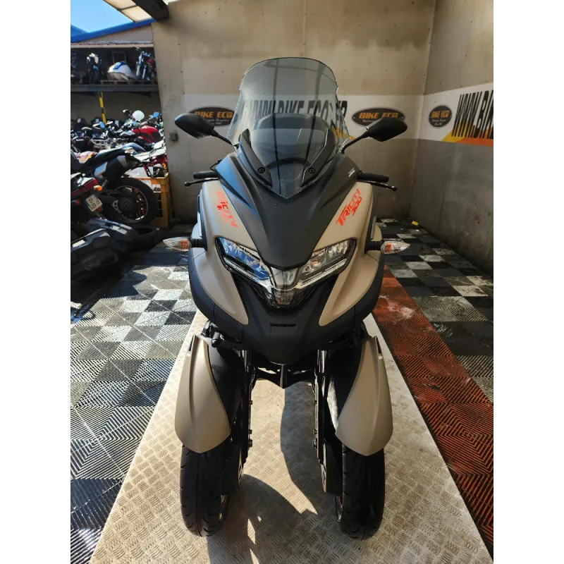 YAMAHA MW 300 TRITY