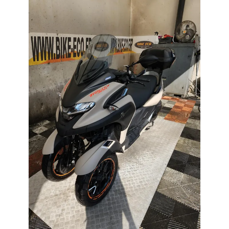 YAMAHA MW 300 TRITY