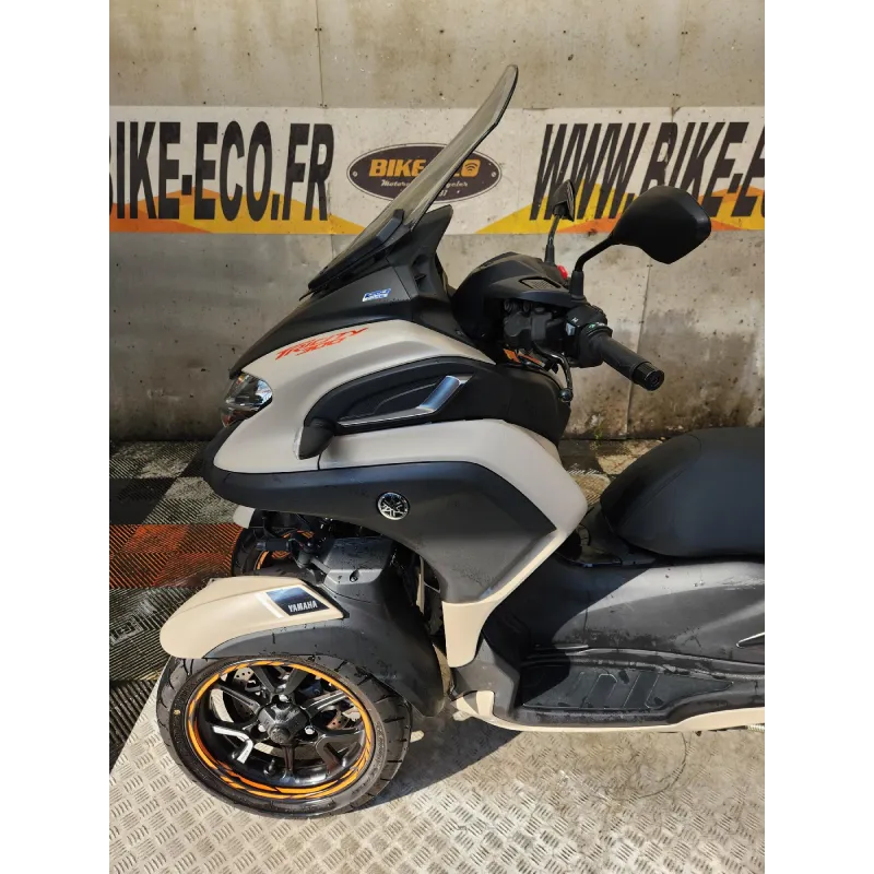 YAMAHA MW 300 TRITY