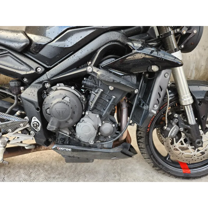 TRIUMPH STREET TRIPLE 660 S