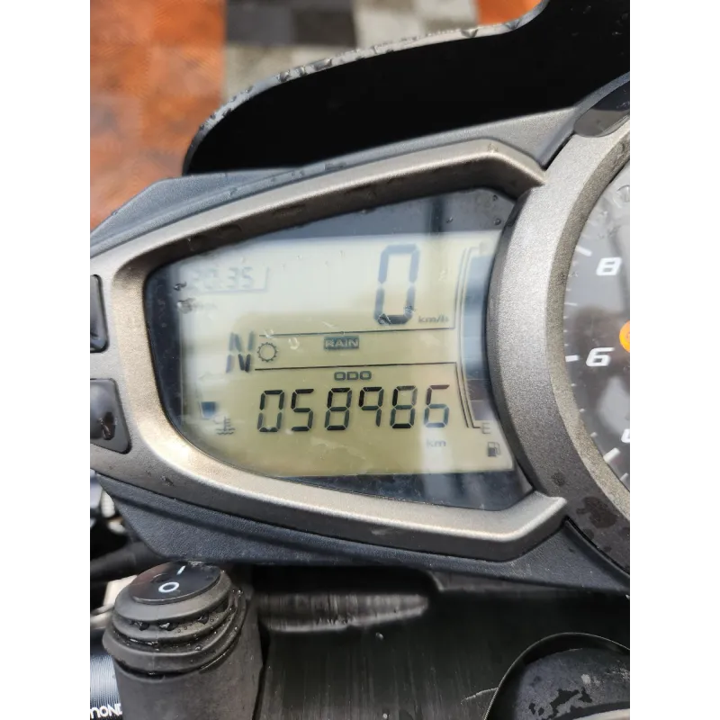TRIUMPH STREET TRIPLE 660 S