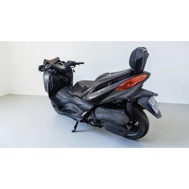 YAMAHA XMAX 125