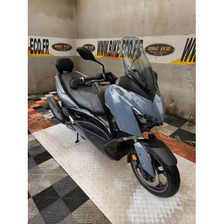 YAMAHA XMAX 125