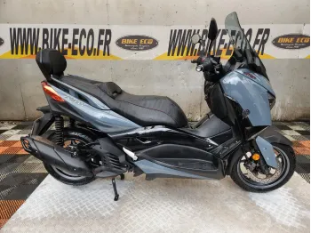 YAMAHA XMAX 125