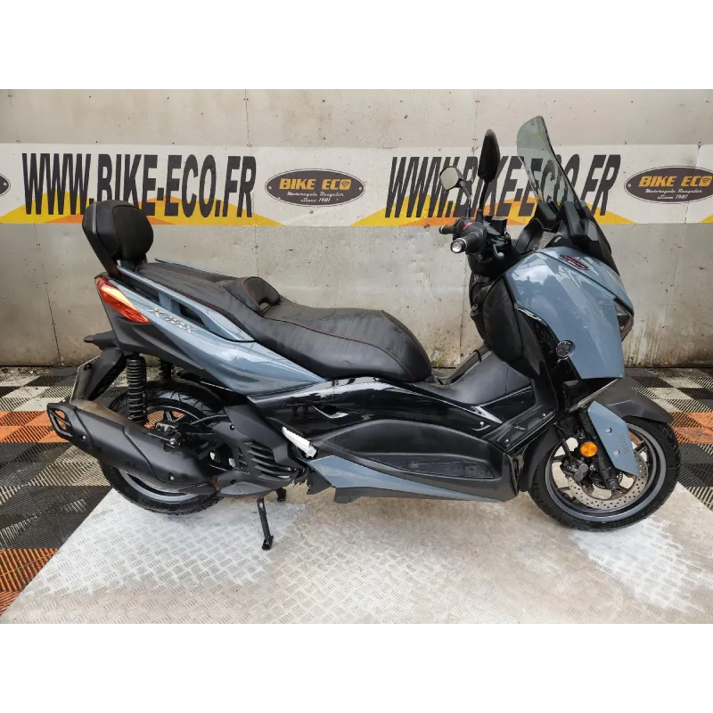 YAMAHA XMAX 125