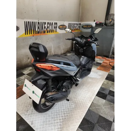 YAMAHA XMAX 125