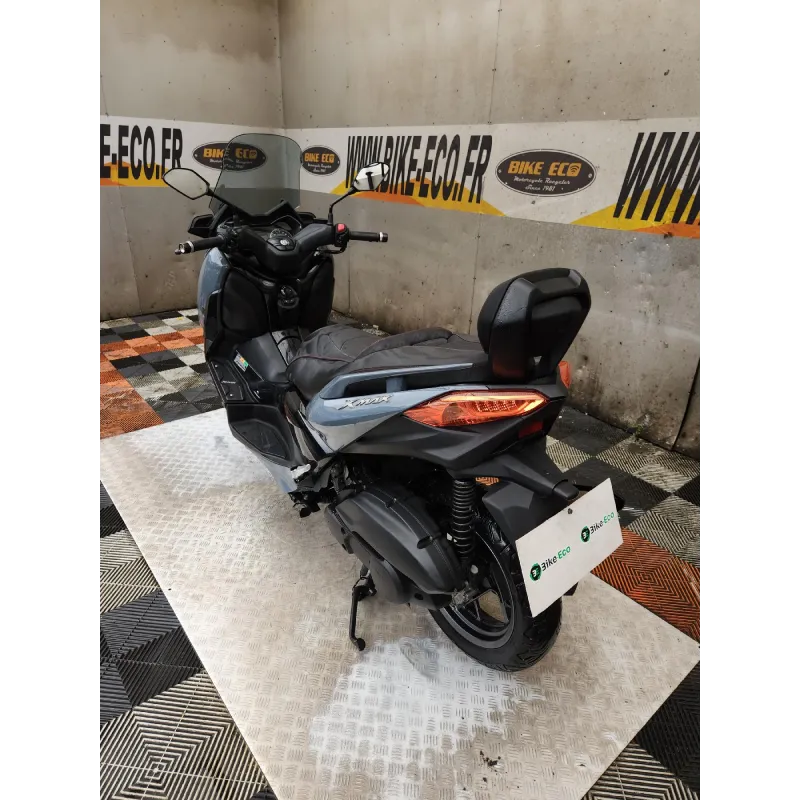 YAMAHA XMAX 125