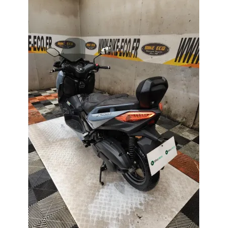 YAMAHA XMAX 125