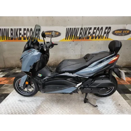 YAMAHA XMAX 125