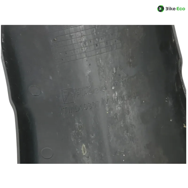 Garde boue avant PIAGGIO VESPA GTS 125 IE 2016-2018 E4