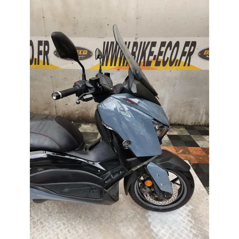 YAMAHA XMAX 125