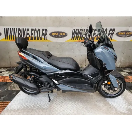 YAMAHA XMAX 125