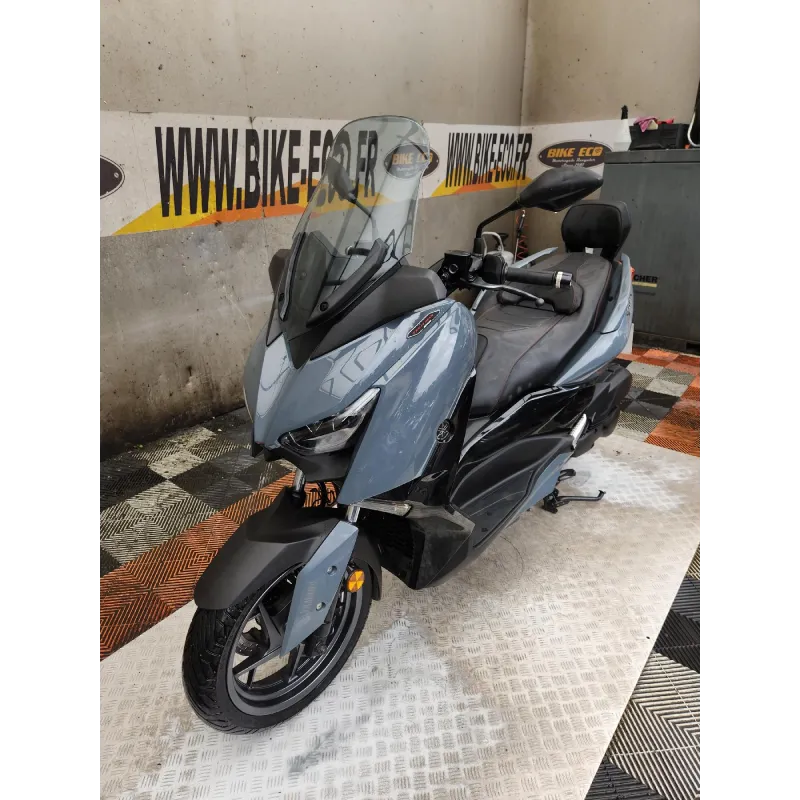 YAMAHA XMAX 125
