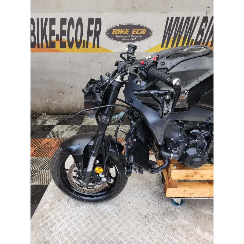 YAMAHA MT09 890